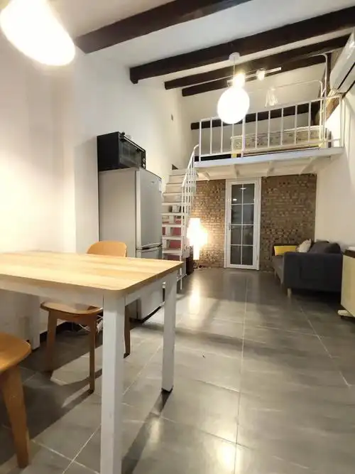 张自忠路北新桥平房复式一居室独立厨卫