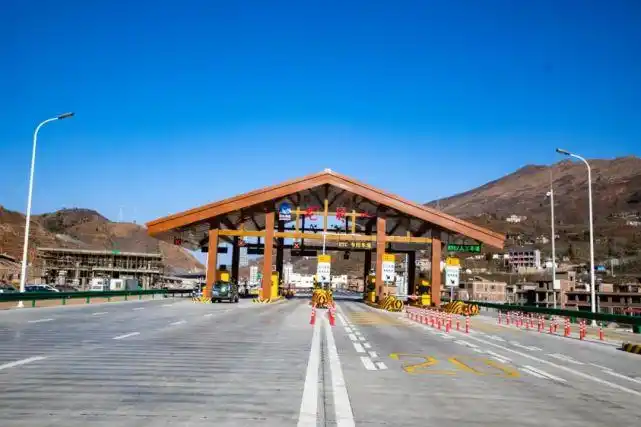 2月1日零点都香高速守望至龙头山互通段正常收费通行