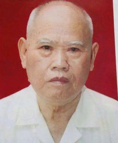 班秀文教授1920出生于广西隆安县,1940年毕业于广西省立医药研究所