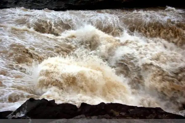 双藏诗:滚滚长江东逝水