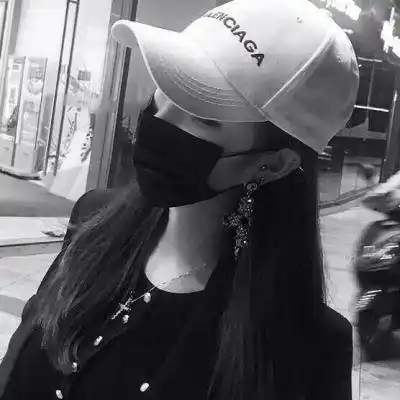 戴帽子头像女酷酷的只为途中能与你相遇