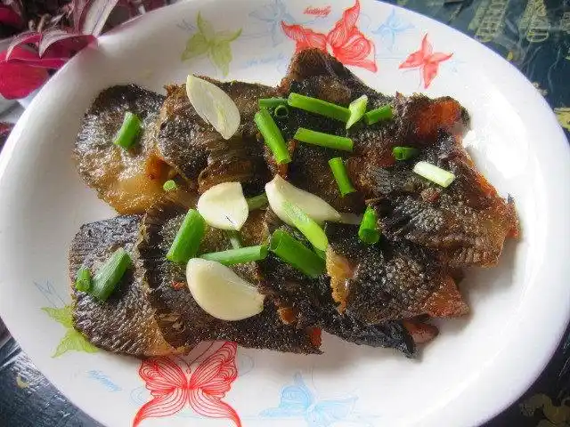 香煎鱼尾的做法,香煎鱼尾怎么做好吃,香煎鱼尾的家常做法 - 京细菜谱