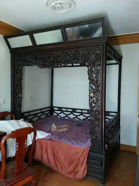 老红木雕花床.可能是晚清民国期间的,苏做工艺.请行家估价