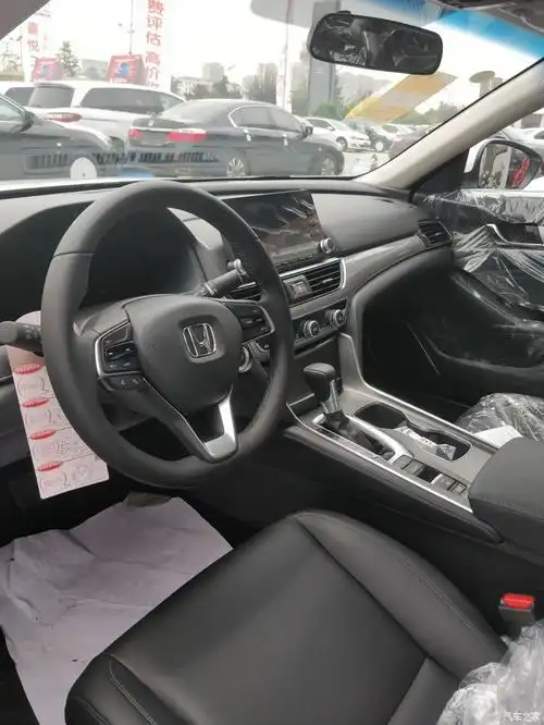 雅阁十代精英版,临沂提车作业,,,星月白,骚气冲天