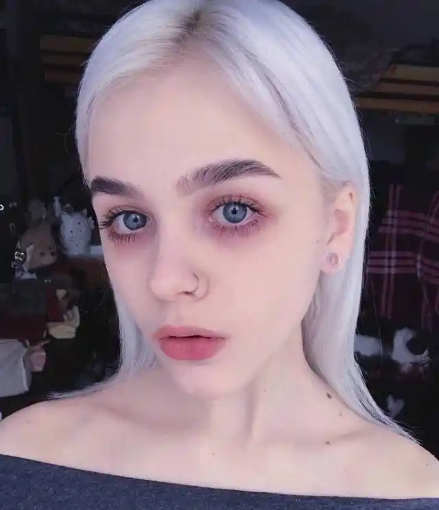 白发蓝眼少女摄影丨你心里的火 熄灭了吗