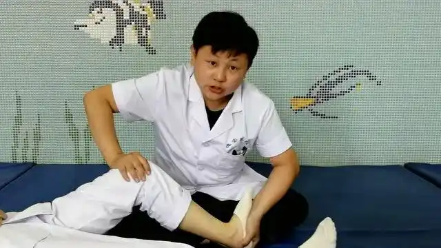 小腿三头肌的牵伸方法