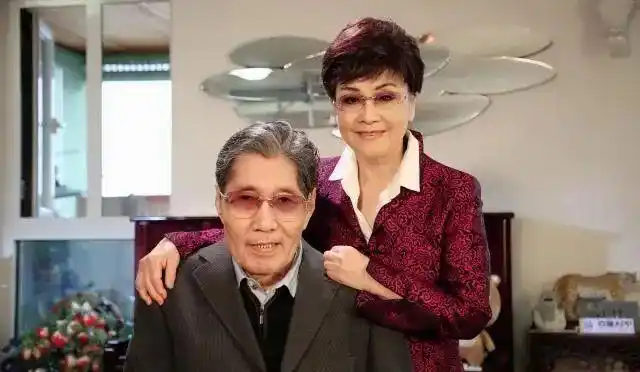 马秋华第一任丈夫(马秋华哪年结婚)