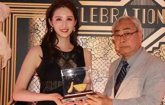 与81岁富商恋爱,清债后火速分手,哪个富家千金有她惨_林建名_何傲儿