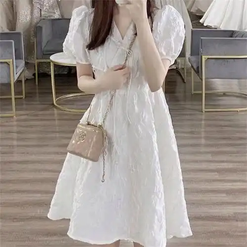 法式甜美初恋v领泡泡袖白色连衣裙女学生夏季韩版显瘦中长款字裙 - 17