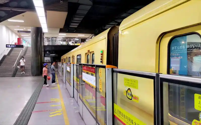 【广州地铁】1号线原装大西1×39-40担当"职业健康"主题列车进花地湾