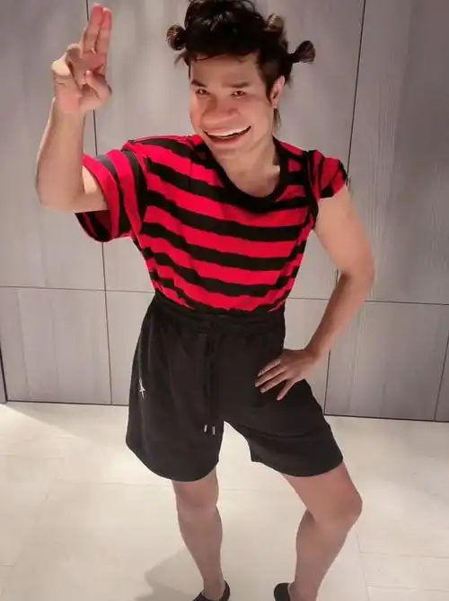 41岁罗志祥外出被偷拍胖一圈脖子挤出皱褶穿吊裆裤双腿太显短