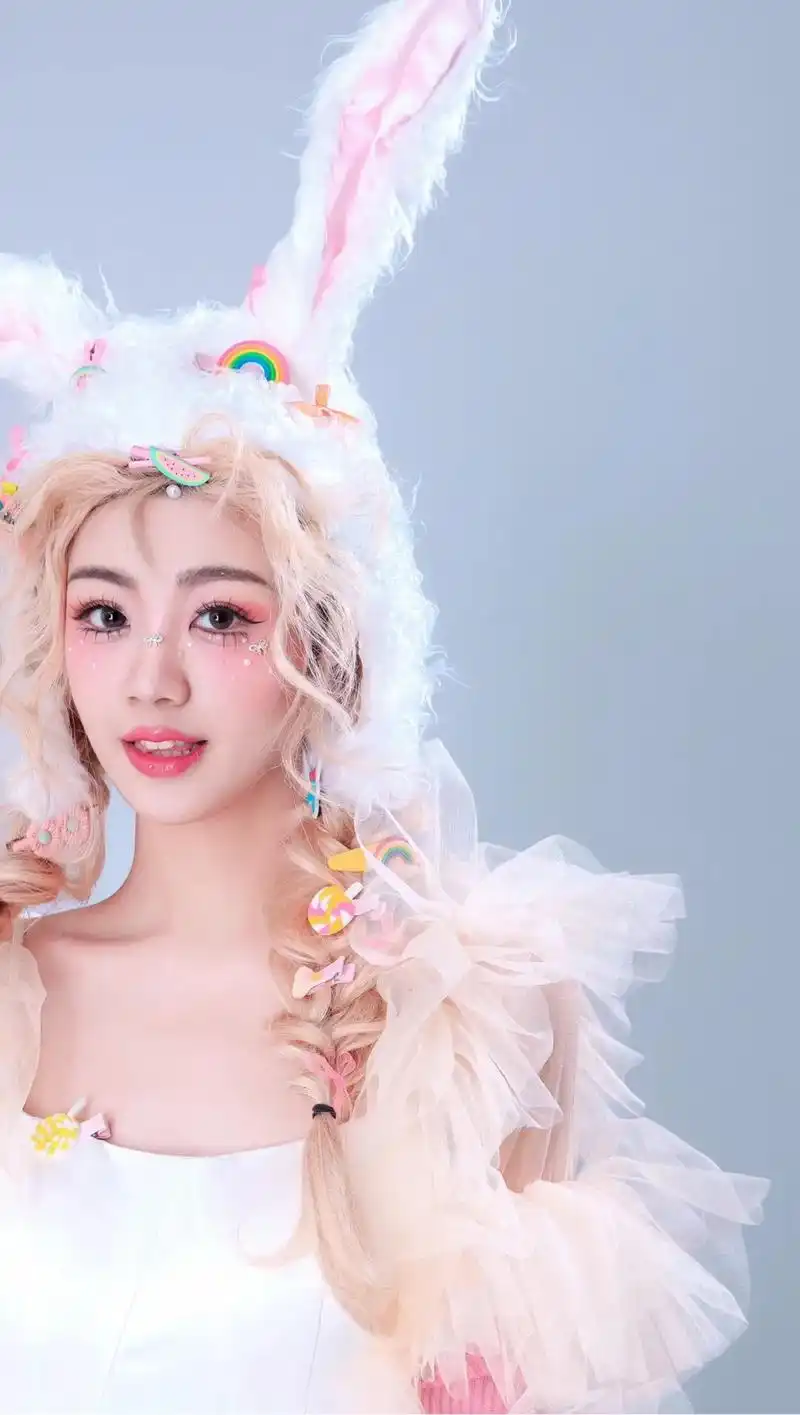 小白兔白又白,给大家出一款可爱又仙气的兔子妆容#零基础学化妆 - 抖