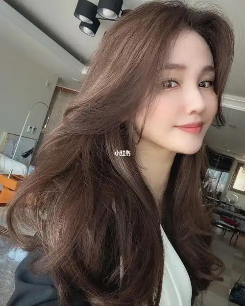 重庆国金中心 重庆染发 重庆烫发 重庆剪发 重庆网红店 法式刘海