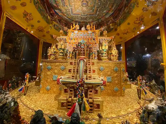 坛城酥油灯大昭寺金顶一个丑八怪五,八廓街八廓街原街道只是单一围绕