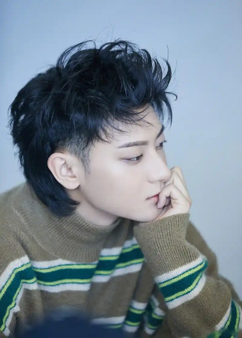 在温暖的秋日,邂逅学长风的黄子韬