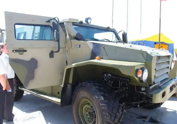 驱狼吞虎gaz旗下vpk3927狼式多功能装甲车凭何替代虎式