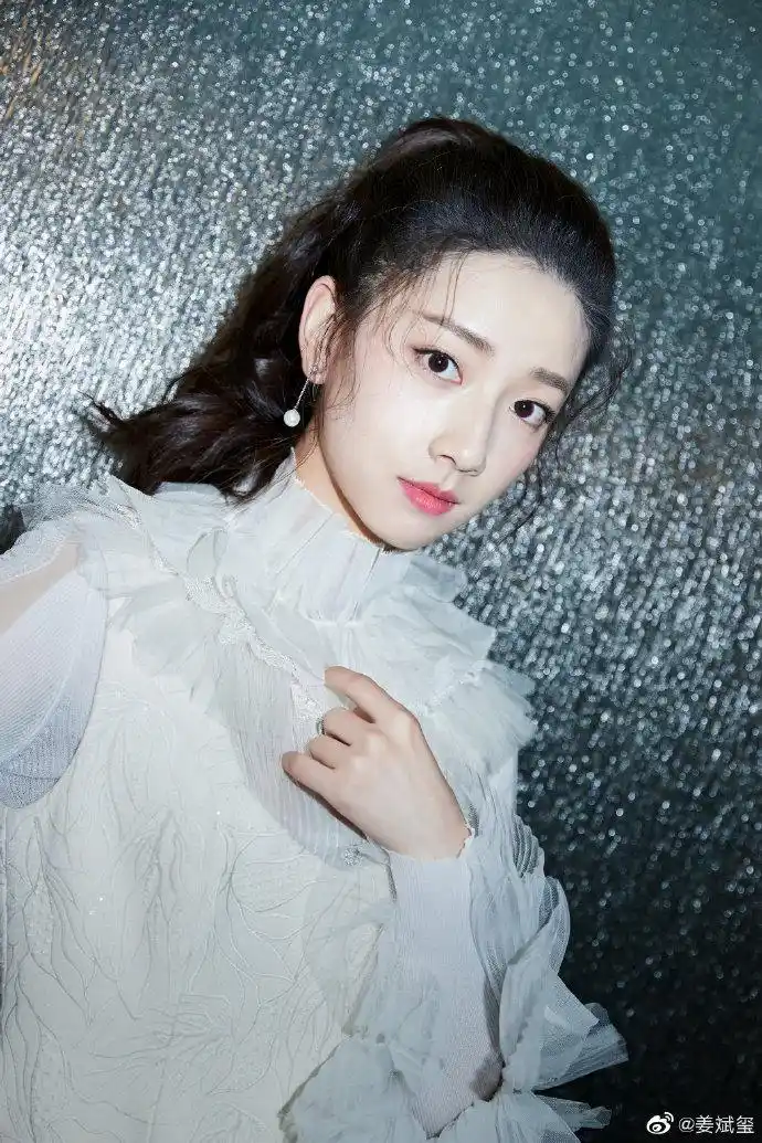 主要就是原创分享,从400~3000粉丝,是"前辈推荐 抱