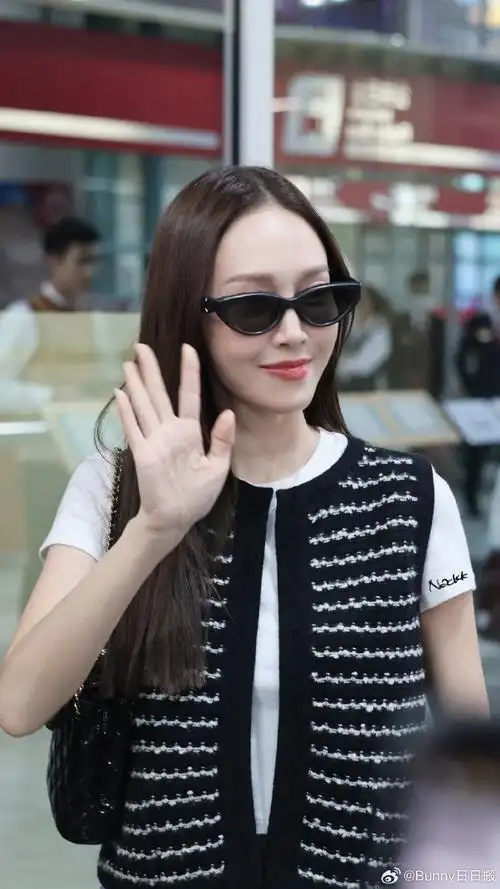 郑秀妍格子衫唱跳彩排##郑秀妍墨镜姐感