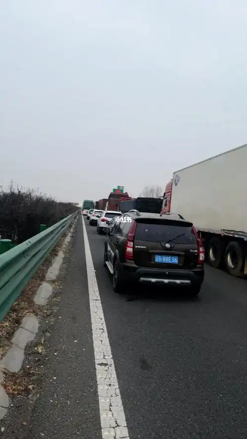 京哈高速堵车了丰润段