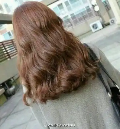 想去染发谁可以告诉我准确的这个图片头发什么颜色嘛!