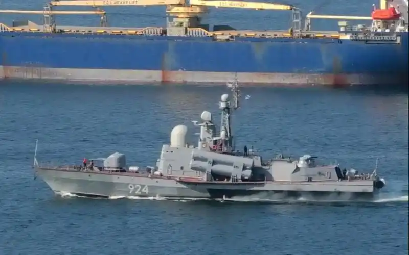 【军事】俄罗斯太平洋舰队12411型"闪电"级("毒蜘蛛"级)导弹艇