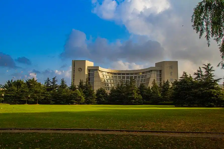 美丽的校园—上海大学晨曦