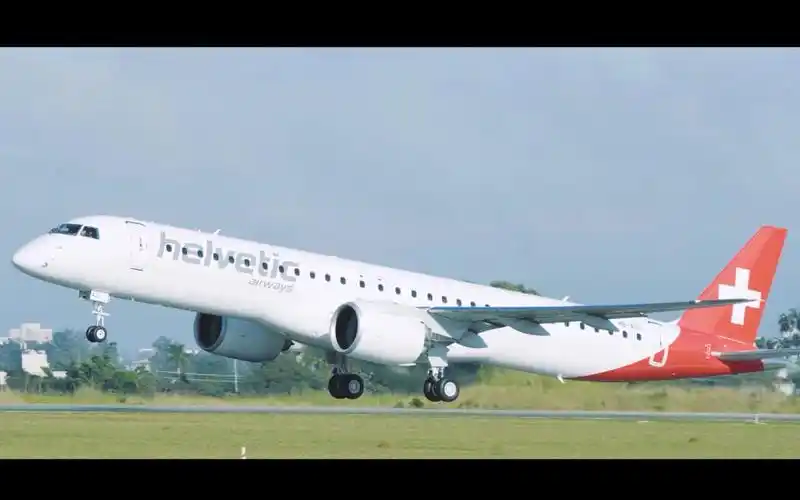 瑞士海尔维航空首架全新e195-e2现已就位