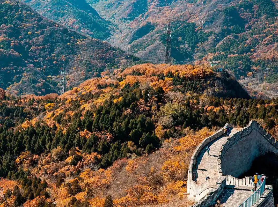 望长城内外,赏京秋之景#北京的秋天 #长城 #旅游摄影 #令 - 抖音