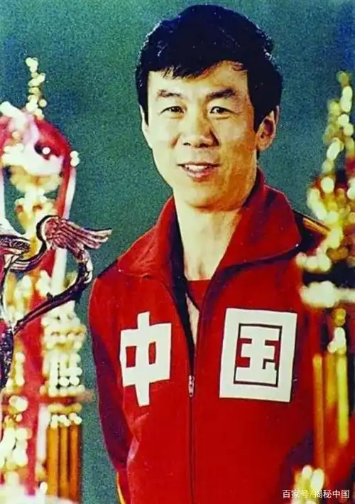 中国女排第一任主教练袁伟民