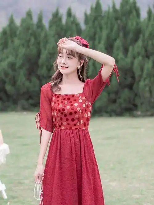 甜美风连衣裙,让你在这个夏天穿出初恋感,脱单就靠它们了