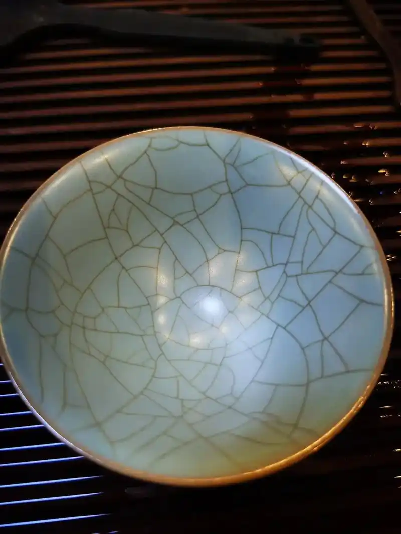 东道忠实玩家的绝美开片,分享给大家#汝窑开片 #东道汝窑 # - 抖音