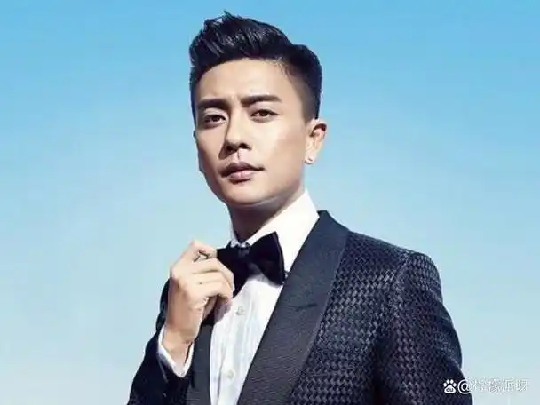 黄宗泽90后的小伙伴应该都不陌生,中国香港人,签约tvb并多次出演电视