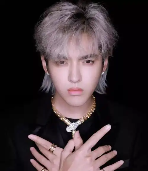 棒球服适合什么发型(再坚持一天gd明天退伍你们就有新发型可以换了)