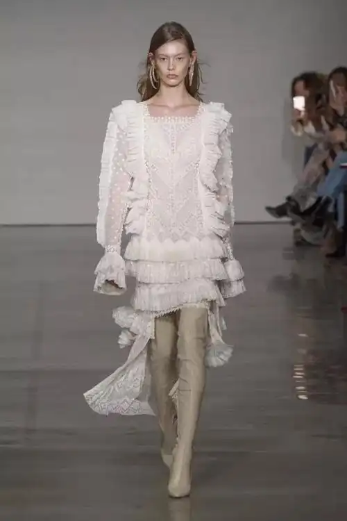 2018春夏细节趋势:这荷叶边,居然还有几副面孔!-服装趋势预测-cfw服装