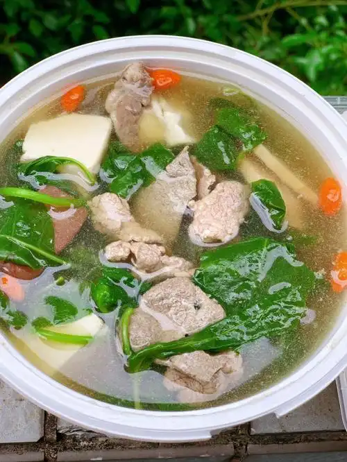 跑店名:潮汕猪杂汤饭送启林泰山华山燕山92餐品:枸杞叶猪杂汤饭( 0