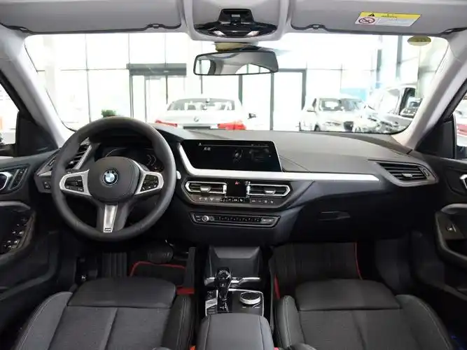 宝马(进口) 宝马2系 2021款 225i 四门轿跑车 m运动套装