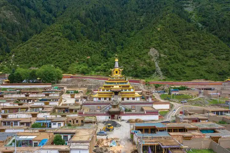 航拍卓尼贡巴寺