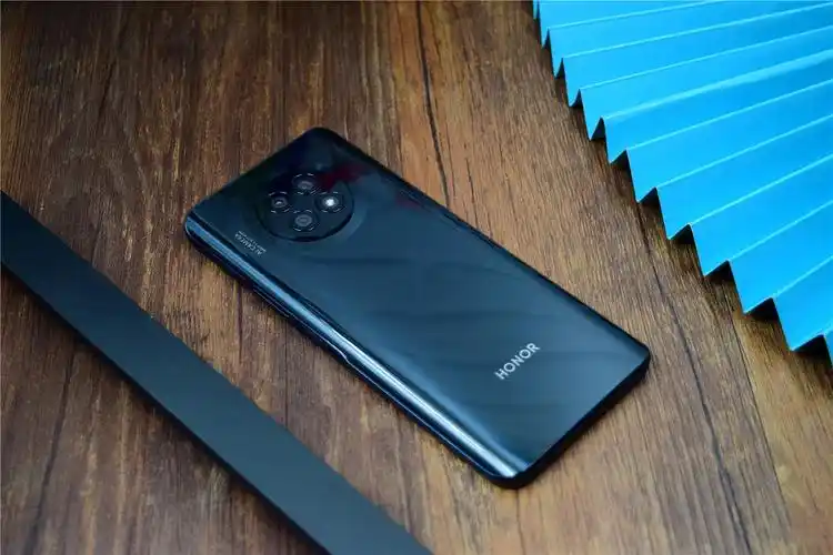 超窄边全视屏中端新旗舰荣耀x20开箱简评