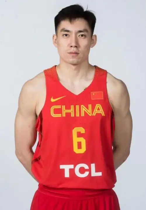 赵泰隆,1990年出生吉林长春,中国篮球运动员,司职前锋,效力于cba福建