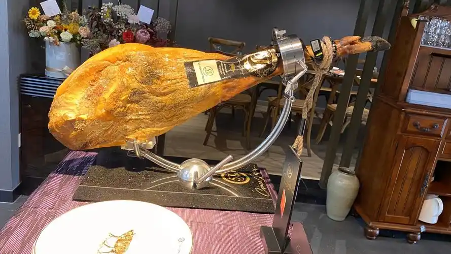 西班牙进口5j伊比利亚火腿后腿带骨整腿100全橡火腿