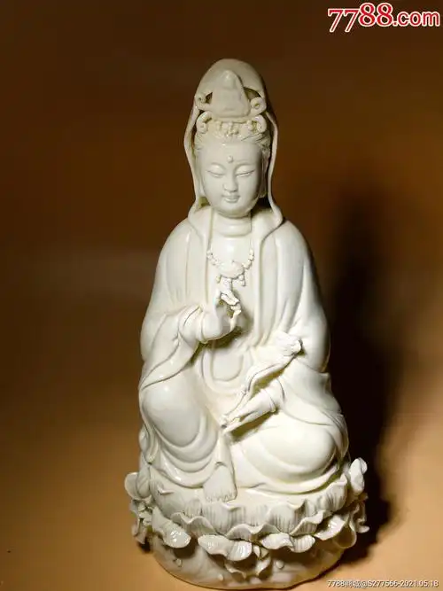 创汇时期的名家何朝宗款德化窑牙白瓷塑观音像