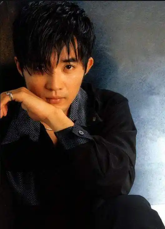 第一代韩剧男神"小民哥" 80后那些年的他依然很撩妹