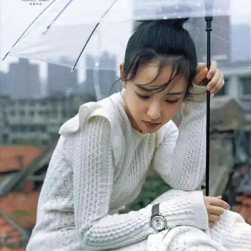 吴倩cosmo武汉姑娘大片重回当年灵气