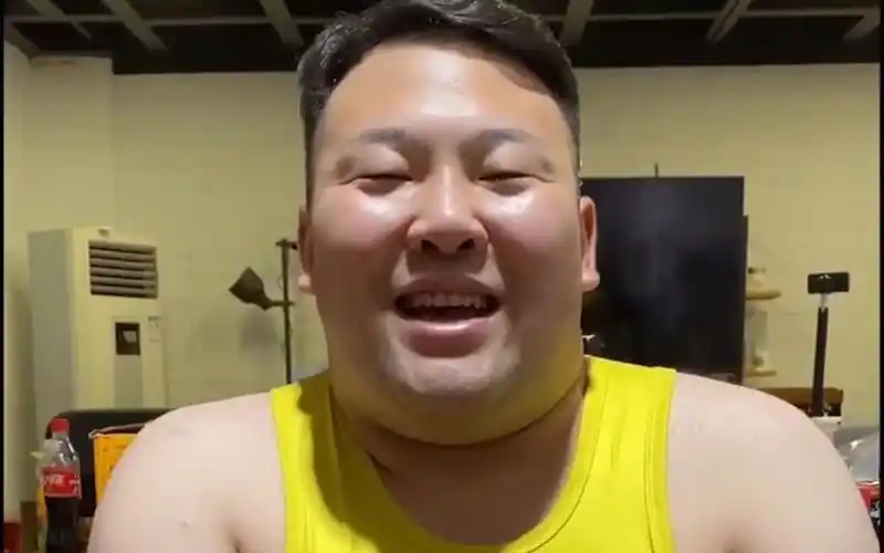 手捧雷纯情阿伟~我终于变成我最讨厌的人了,我在这里等你们哦【第十八