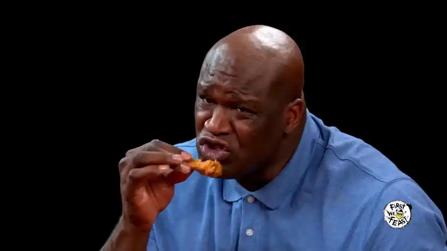 奥尼尔挑战辣翅泪流满面