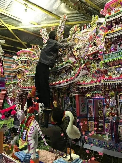 时代没落的传统纸扎成为法国人眼中的浪漫艺术