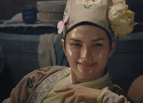 中的猪八戒了,不知道大家有没有发现,其实猪八戒能以帅气的形象出现在