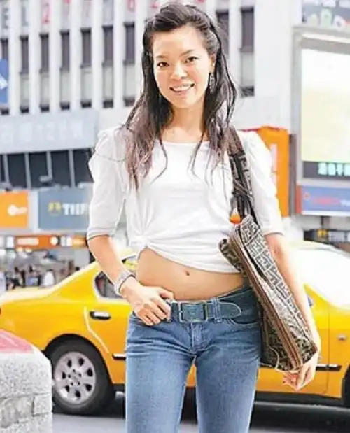 34岁成富士康老板娘,6年生3胎稳当百亿豪门阔太,曾馨莹凭什么?插图2