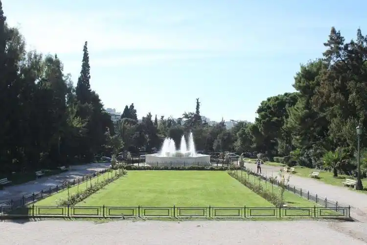 【携程攻略】雅典国家花园景点,离扎皮翁宫很近,面积挺大的,休闲散步