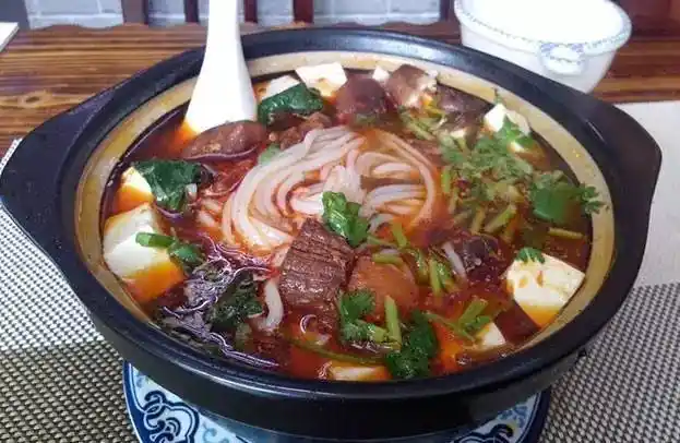 食在贵州 | 贵州各地到处都有的美食—砂锅粉